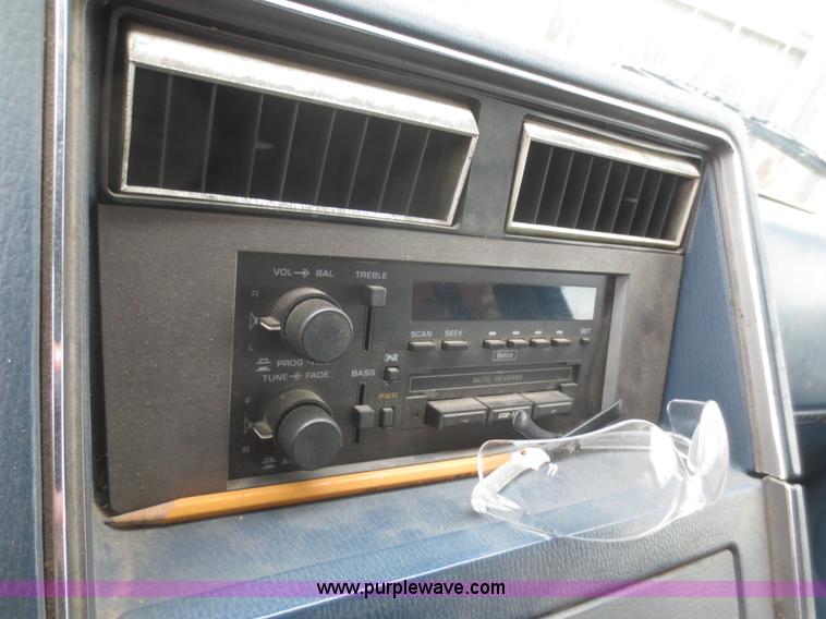 image for item I2216 1990 GMC Rally G2500 STX van