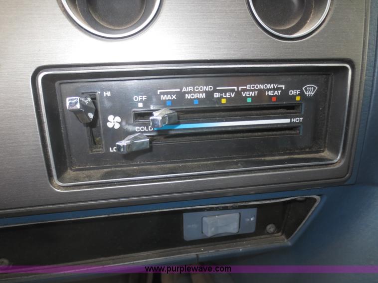 image for item I2216 1990 GMC Rally G2500 STX van