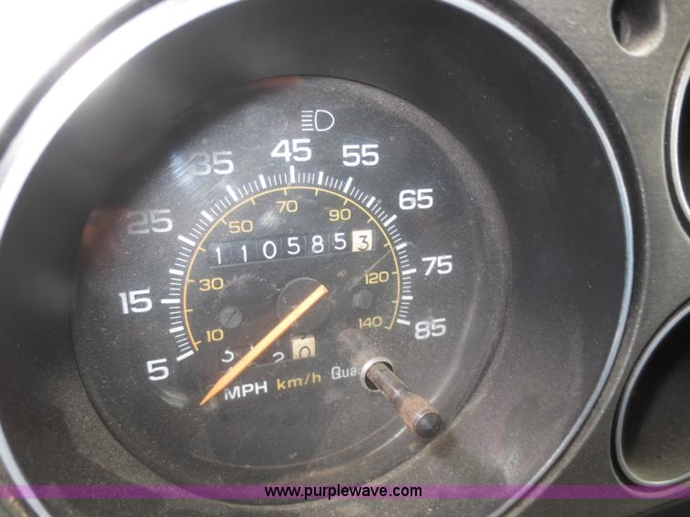image for item I2216 1990 GMC Rally G2500 STX van