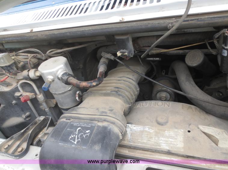 image for item I2216 1990 GMC Rally G2500 STX van