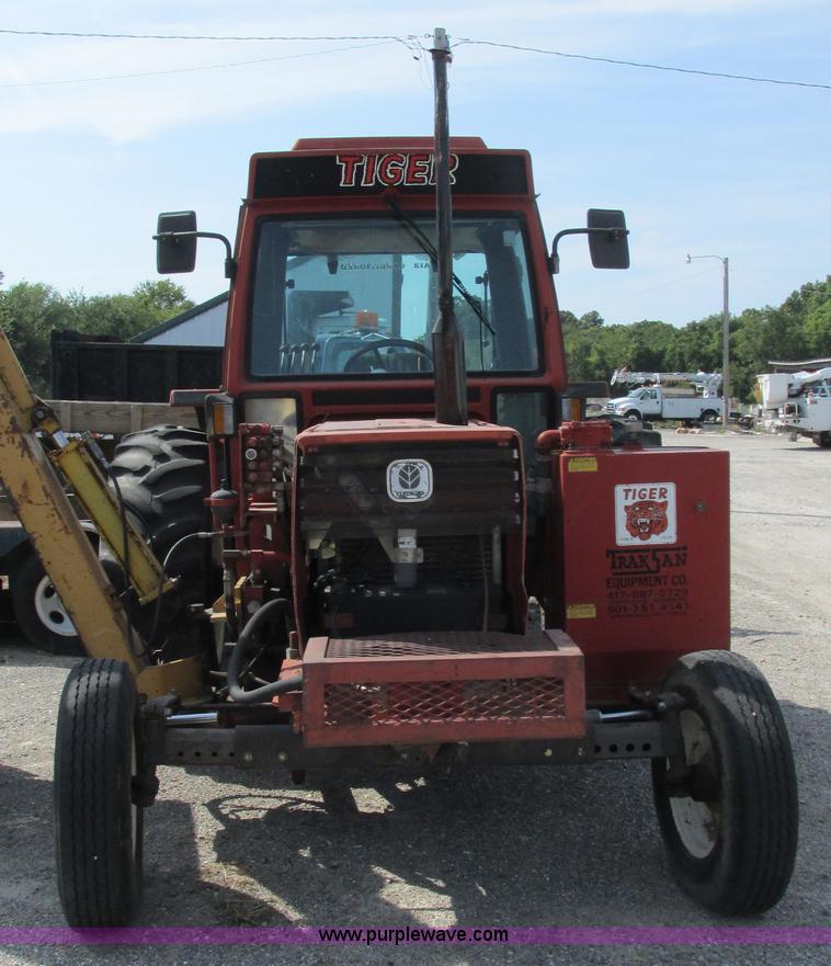 image for item I3220 Hesston 80-90 Tiger Special tractor