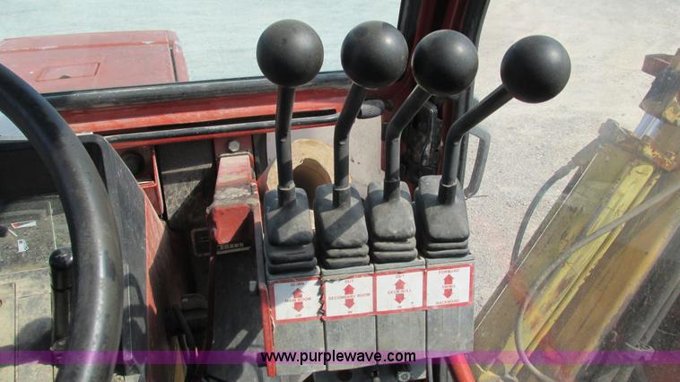 image for item I3220 Hesston 80-90 Tiger Special tractor