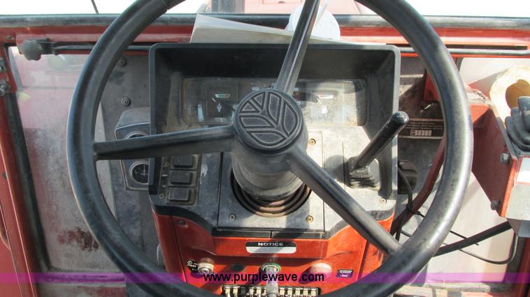 image for item I3220 Hesston 80-90 Tiger Special tractor