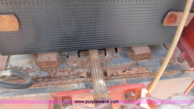 image for item I3220 Hesston 80-90 Tiger Special tractor