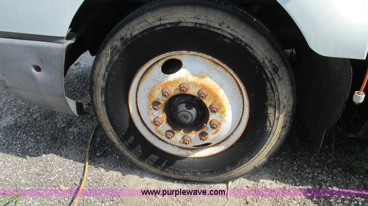 image for item I3221 1996 International 8200 dump truck