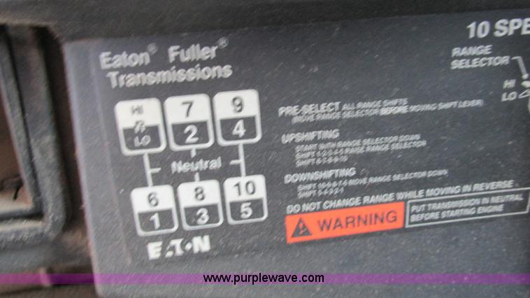 image for item I3221 1996 International 8200 dump truck