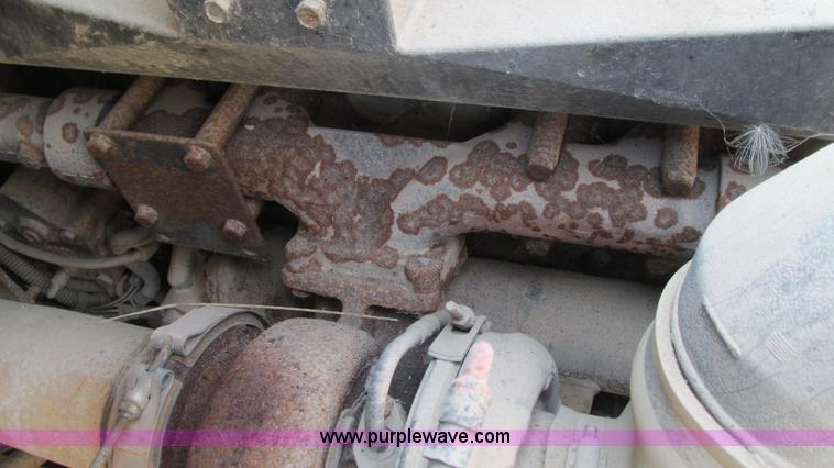 image for item I3221 1996 International 8200 dump truck