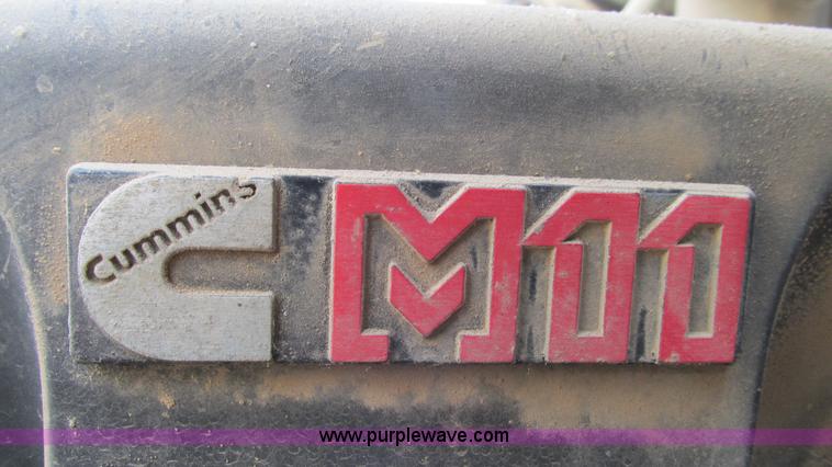 image for item I3221 1996 International 8200 dump truck