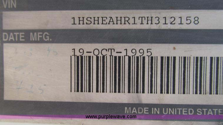 image for item I3221 1996 International 8200 dump truck