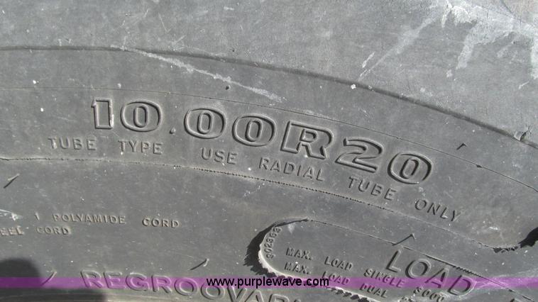 image for item I3222 1990 International 4600 dump truck