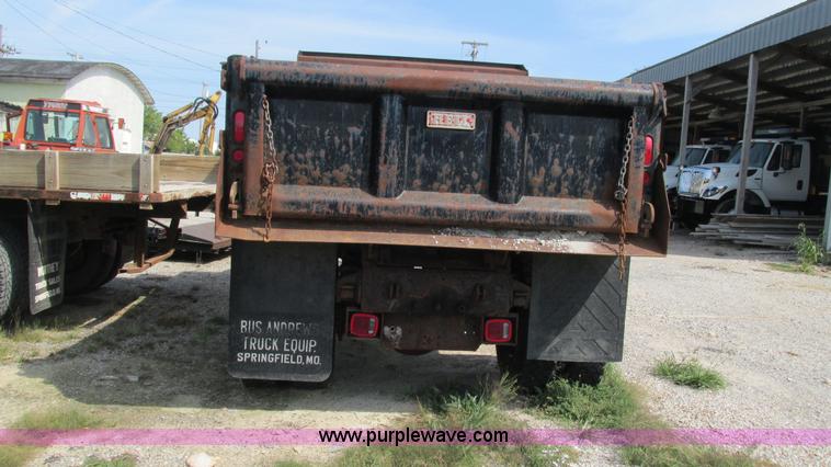 image for item I3222 1990 International 4600 dump truck