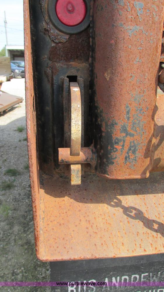 image for item I3222 1990 International 4600 dump truck