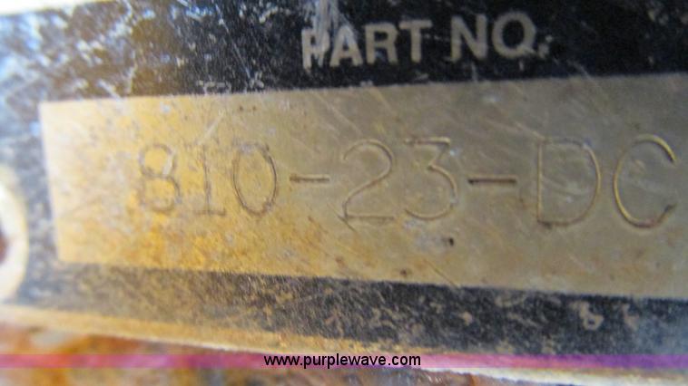 image for item I3222 1990 International 4600 dump truck