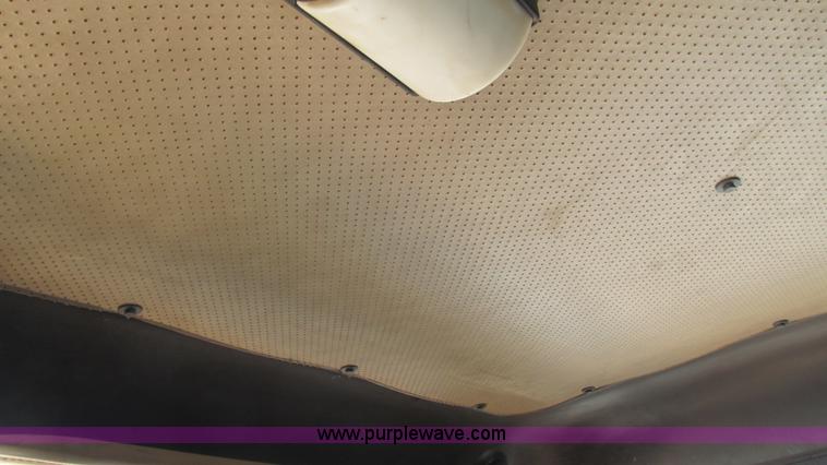 image for item I3222 1990 International 4600 dump truck