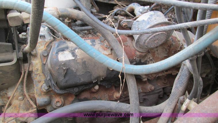 image for item I3222 1990 International 4600 dump truck