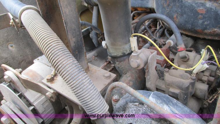 image for item I3222 1990 International 4600 dump truck