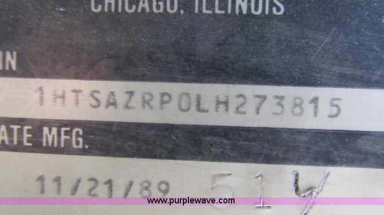 image for item I3222 1990 International 4600 dump truck