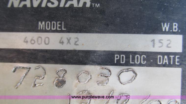 image for item I3222 1990 International 4600 dump truck