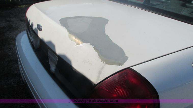 image for item I3223 2005 Ford Crown Victoria Police Interceptor