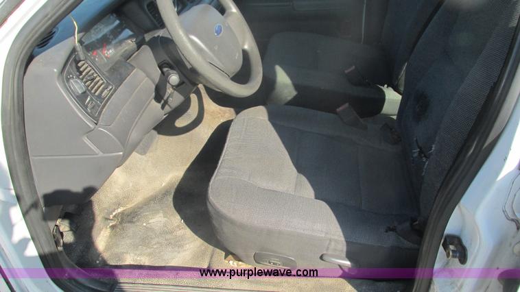image for item I3223 2005 Ford Crown Victoria Police Interceptor