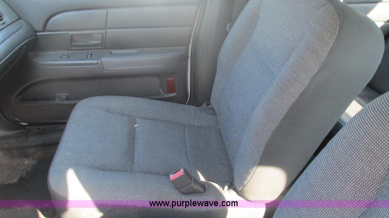 image for item I3223 2005 Ford Crown Victoria Police Interceptor