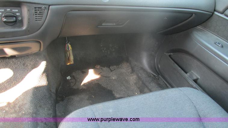 image for item I3223 2005 Ford Crown Victoria Police Interceptor