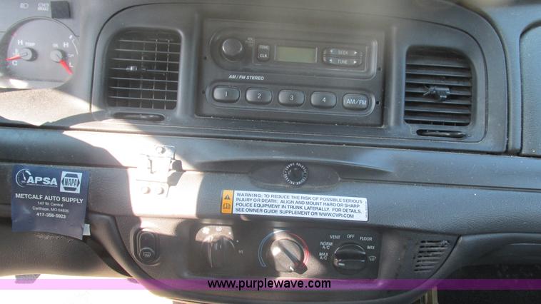 image for item I3223 2005 Ford Crown Victoria Police Interceptor