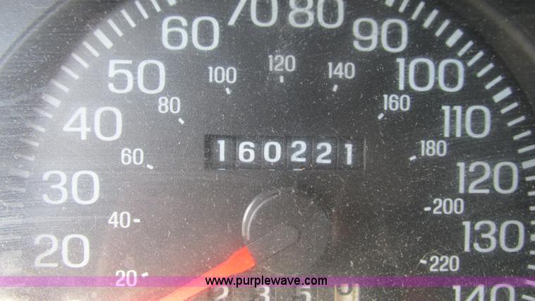 image for item I3223 2005 Ford Crown Victoria Police Interceptor