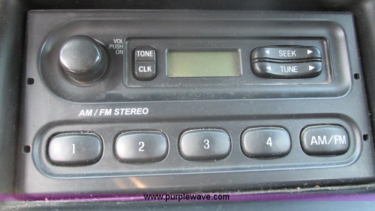 image for item I3223 2005 Ford Crown Victoria Police Interceptor