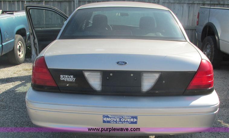 image for item I3224 2005 Ford Crown Victoria Police Interceptor