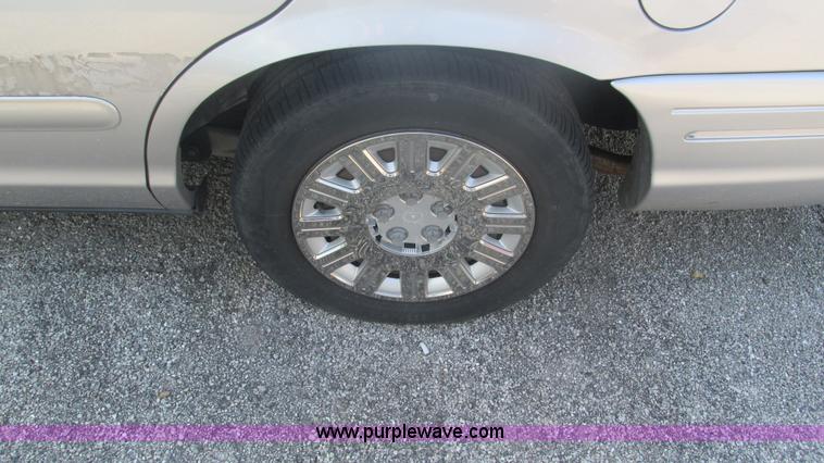 image for item I3224 2005 Ford Crown Victoria Police Interceptor