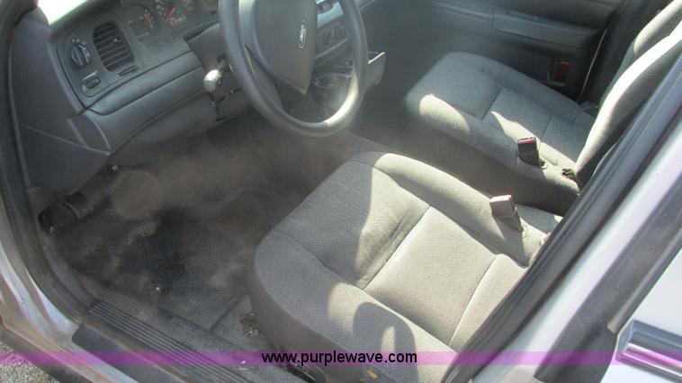 image for item I3224 2005 Ford Crown Victoria Police Interceptor