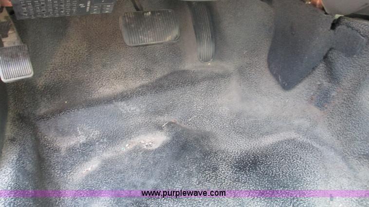 image for item I3224 2005 Ford Crown Victoria Police Interceptor