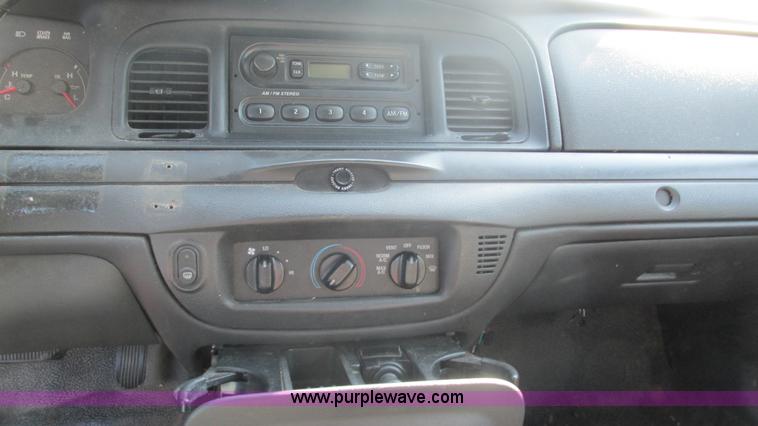 image for item I3224 2005 Ford Crown Victoria Police Interceptor