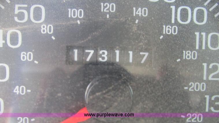 image for item I3224 2005 Ford Crown Victoria Police Interceptor