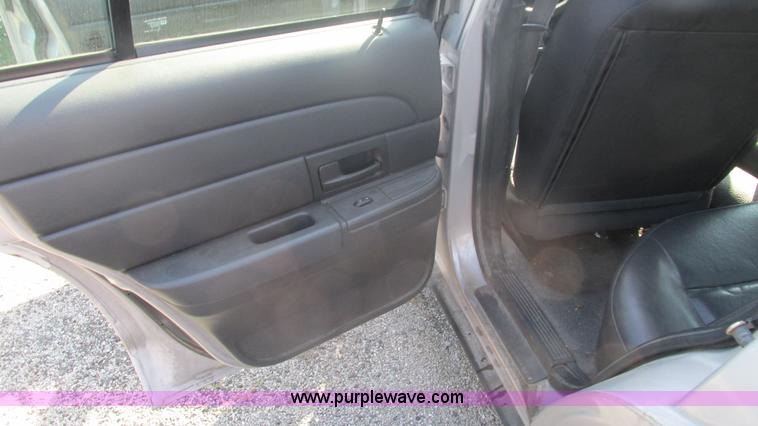 image for item I3224 2005 Ford Crown Victoria Police Interceptor