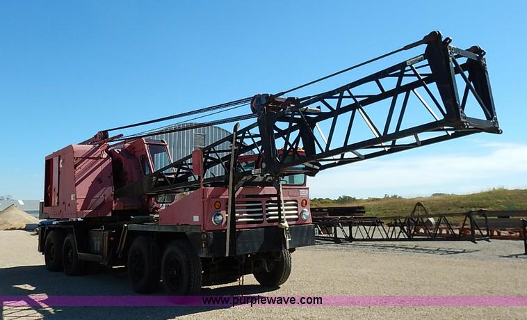 image for item I5373 1966 Fmc Link-belt HC-78B truck mounted crane