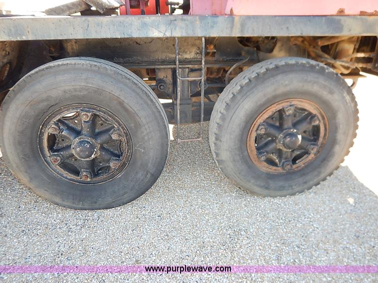 image for item I5373 1966 Fmc Link-belt HC-78B truck mounted crane