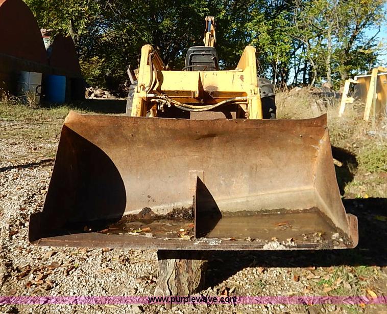 image for item I5381 1968 Massey Ferguson 2135 backhoe