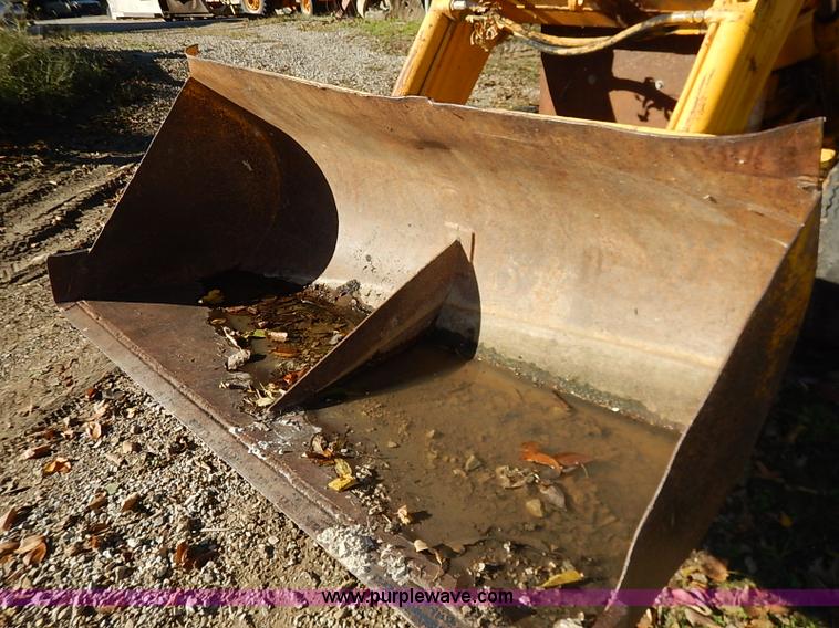 image for item I5381 1968 Massey Ferguson 2135 backhoe