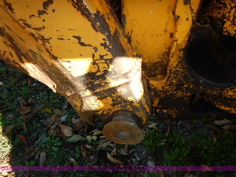 image for item I5381 1968 Massey Ferguson 2135 backhoe