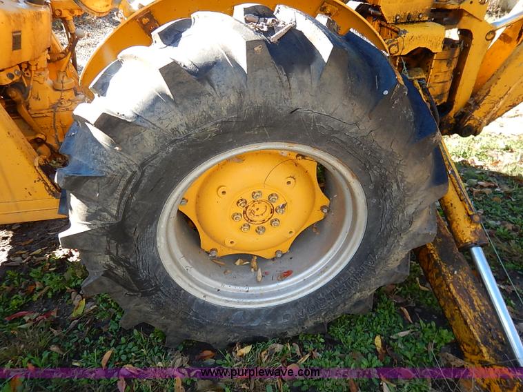 image for item I5381 1968 Massey Ferguson 2135 backhoe