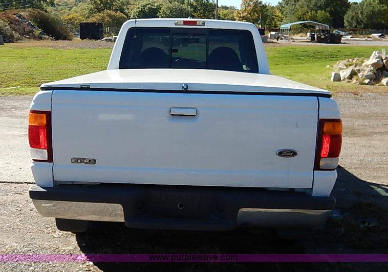 image for item I5389 1998 Ford Ranger XLT SuperCab pickup truck
