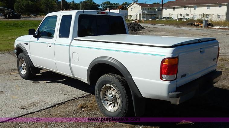 image for item I5389 1998 Ford Ranger XLT SuperCab pickup truck