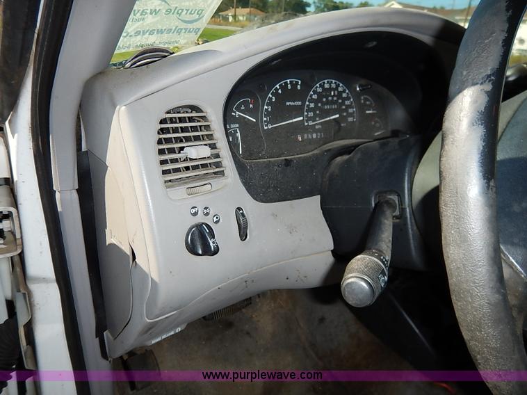 image for item I5389 1998 Ford Ranger XLT SuperCab pickup truck