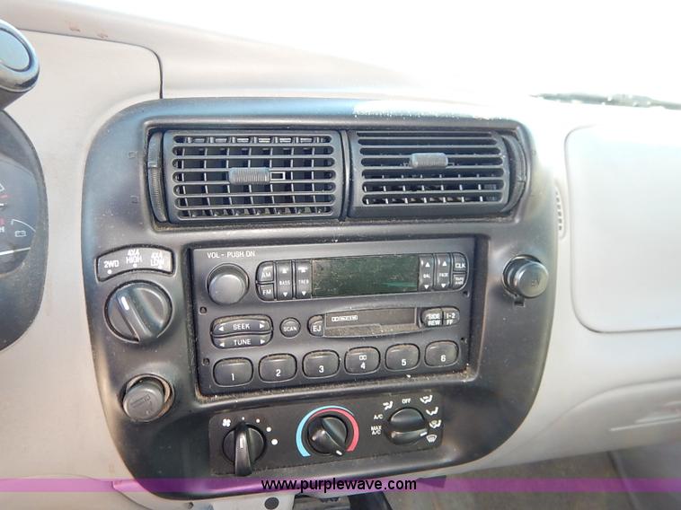 image for item I5389 1998 Ford Ranger XLT SuperCab pickup truck