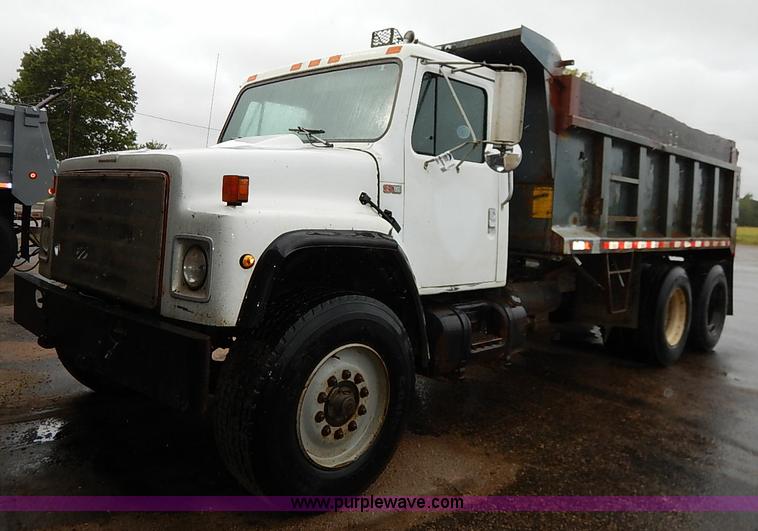 image for item I5405 1989 International S1900 dump truck