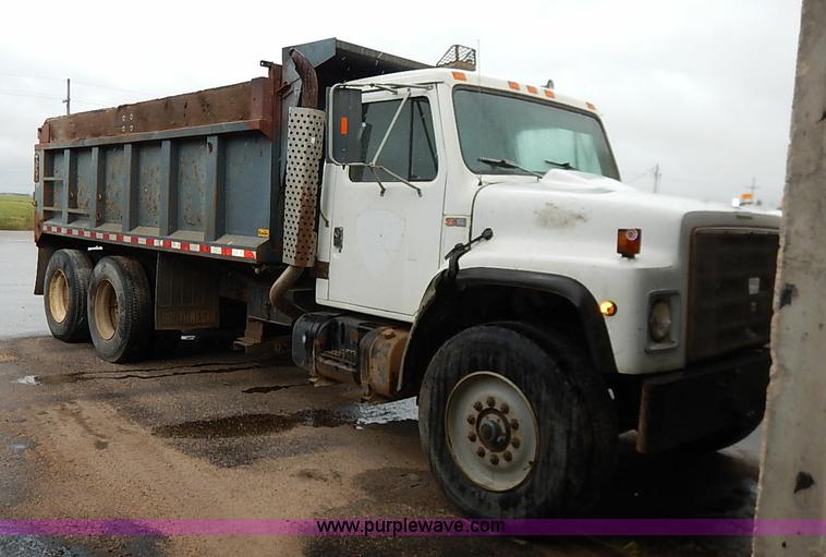 image for item I5405 1989 International S1900 dump truck
