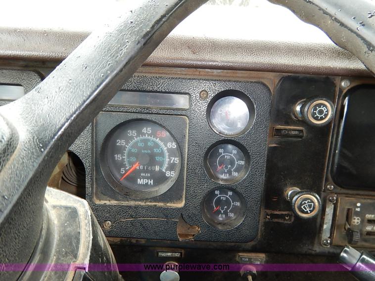 image for item I5405 1989 International S1900 dump truck