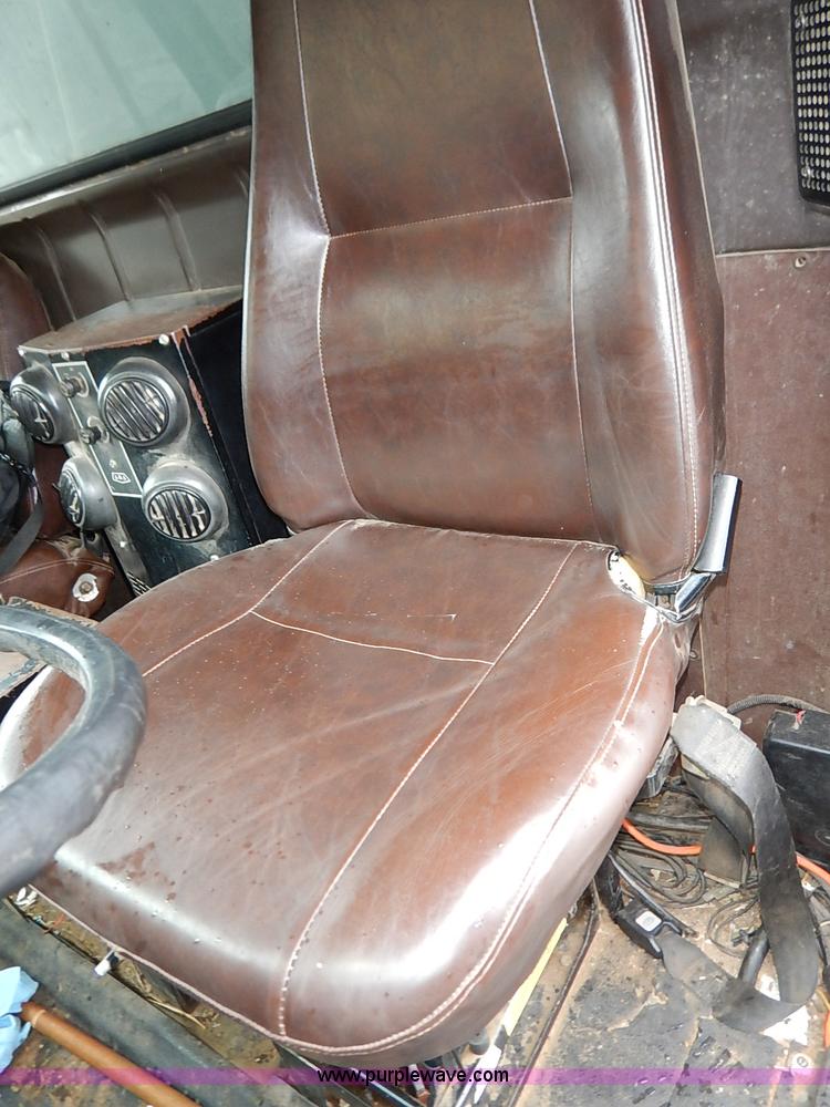 image for item I5405 1989 International S1900 dump truck